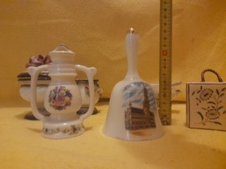 Lote de 7 piezas decorativas de cerámica.