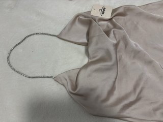 Top lencero beige espalda descubierta