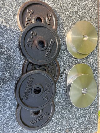 Banco musculación con pupitre bíceps.