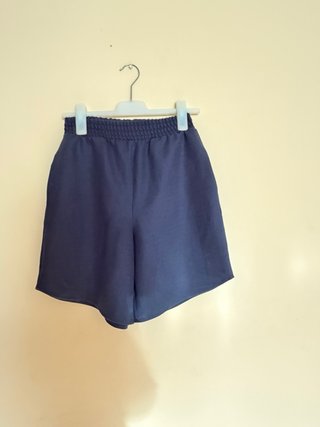 Pantalón corto con fruncido