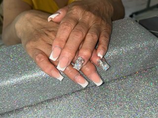 Hago uñas en mi domicilio economicas