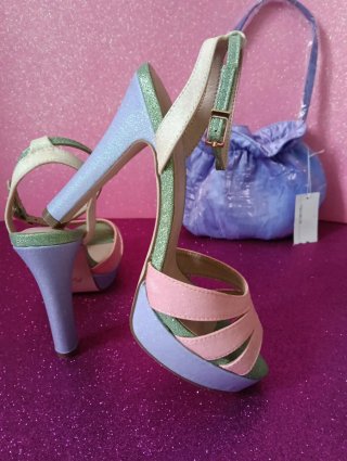 Sandalias tacón y bolso Menbur