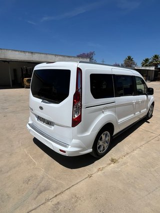 Ford Grand Tourneo Connec 2016