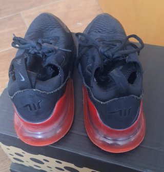 Nike Air Max 270 Negras Rojas