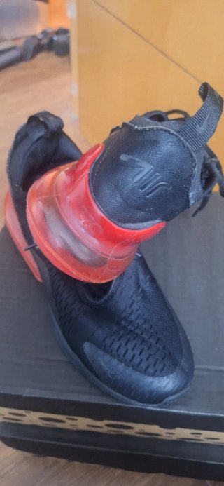 Nike Air Max 270 Negras Rojas