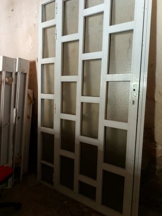 Puertas con fijo aluminio cristales 120,207