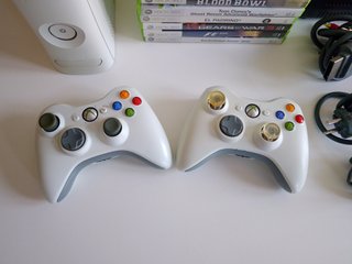 Xbox 360 Blanca con Mandos y Juegos