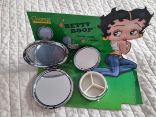 Espejo y Pastillero Betty Boop Mas Caliente