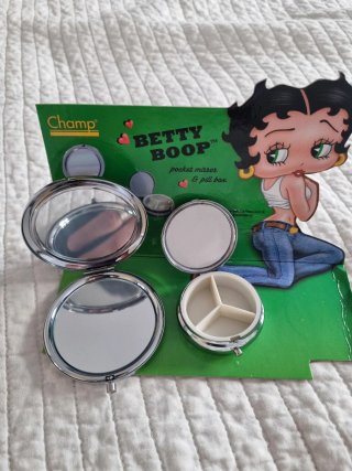Espejo y Pastillero Betty Boop Mas Caliente