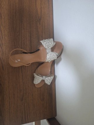 ZARA Sandalias Beige/Plata con Lazo Brillante Tall