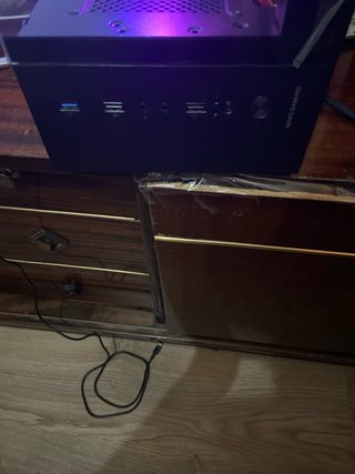 PC MSI en buen estado caja mars  gaming cristal