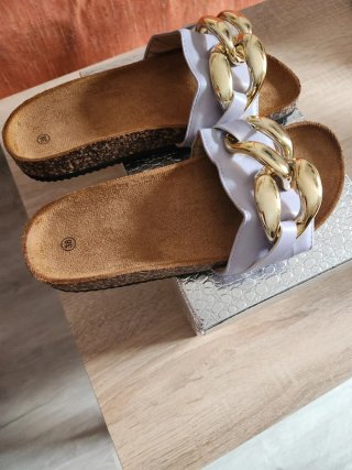 Sandalias Birkenstock Talla 38 con Cadena Dorada