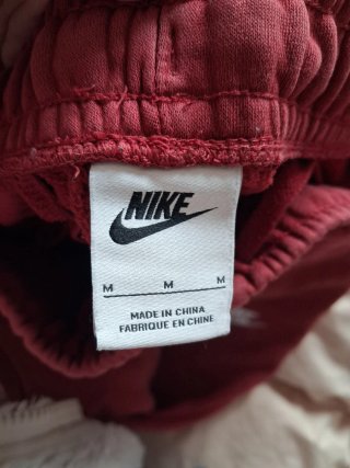 Conjunto Nike: Sudadera y Pantalón Rojo