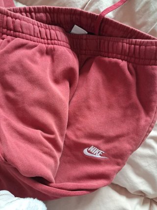 Conjunto Nike: Sudadera y Pantalón Rojo