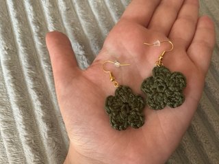 Pendientes flor verde hechos a mano crochet