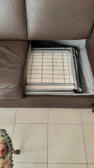 Divano letto in pelle marrone