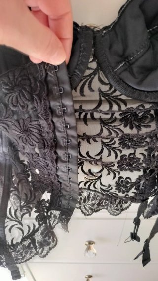 Corsé negro encaje con ligueros