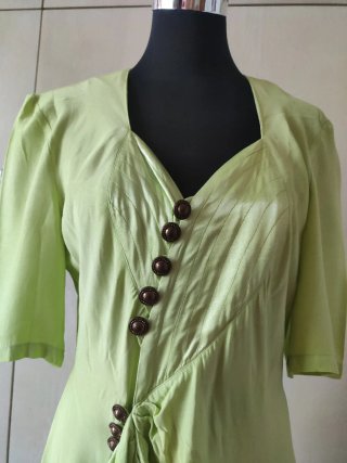 Vestido verde drapeado
