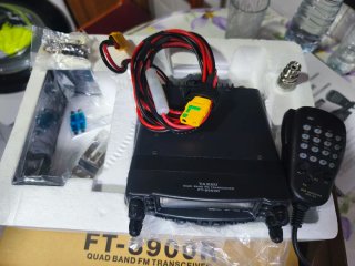 Yaesu FT-8900R Quad Band FM Transceiver