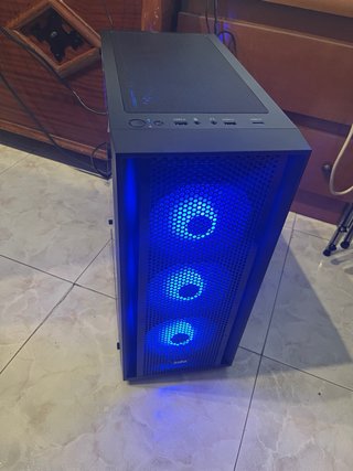 PC i7 Gaming con luces LED