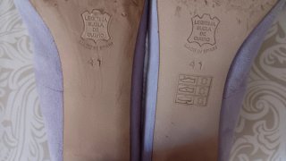 Zapatos tacón piel lila