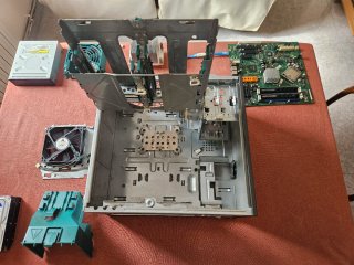 Servidor Fujitsu PRIMERGY TX100 S1