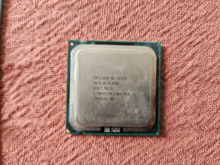 Servidor Fujitsu PRIMERGY TX100 S1