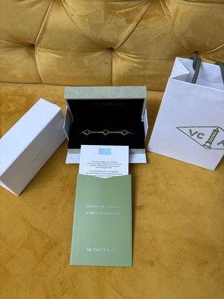 Pulsera Van Cleef & Arpels Oro y Negra