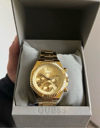 Reloj Guess Dorado