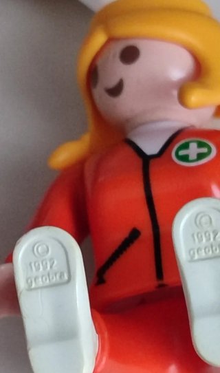 Playmobil Pediatra con Niño y Camilla