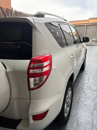 Toyota RAV4 2011