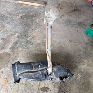 Botella Limpia Parabrisas Mitsubishi