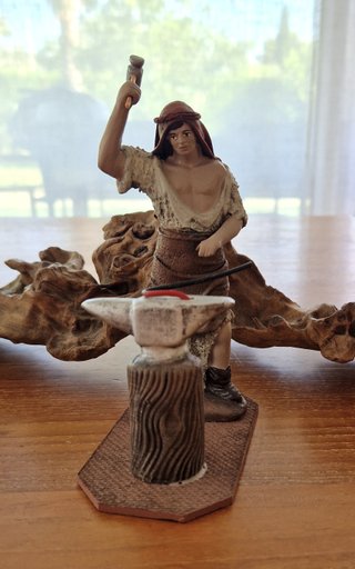 Figura Herrero Barro Yunque