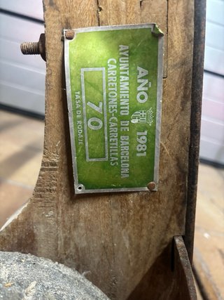 Carretilla antigua de madera