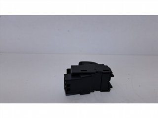 MANDO ELEVALUNAS DELANTERO DERECHO 31272012 76942