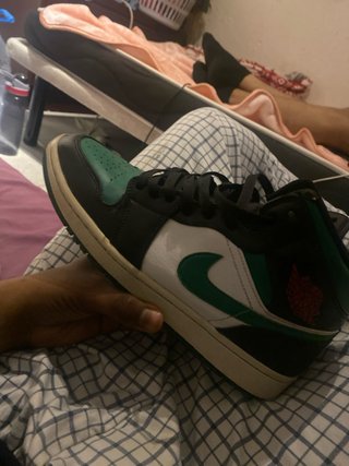 Jordan 1 Negro y Verde