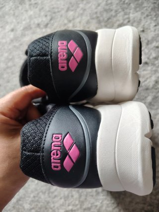 Scarpe Arena nere e rosa