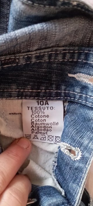 Falda vaquera estilo peto y falda ibicenca