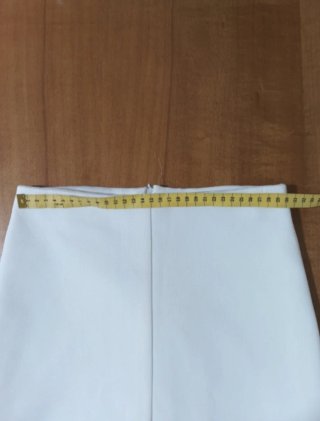 Falda blanca tubo
