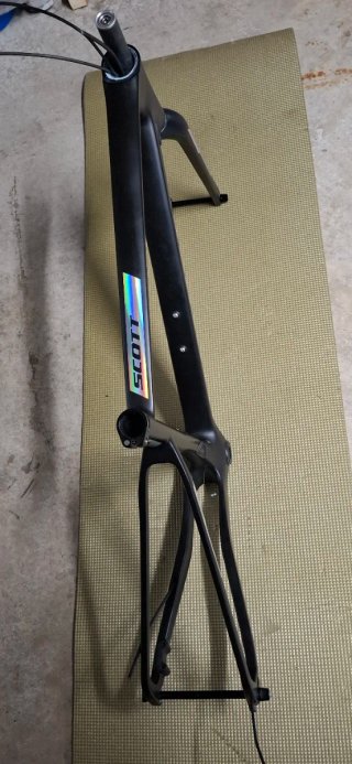 Cuadro y horquilla gravel carbono