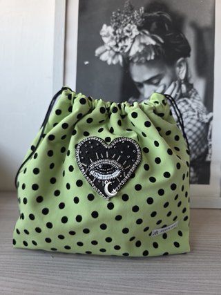 Bolso lunares con parche corazón ojo