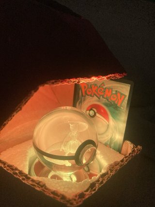 Lámpara 3D Mewtwo + Carta Pokémon Oficial