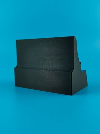 Supporto per Game Boy Color stampato in 3D con PLA