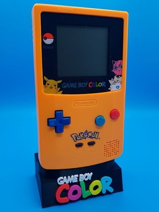 Supporto per Game Boy Color stampato in 3D con PLA