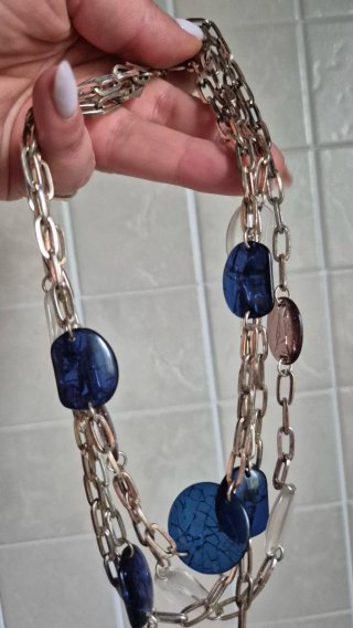 Collana multistrato con pietre blu e argento