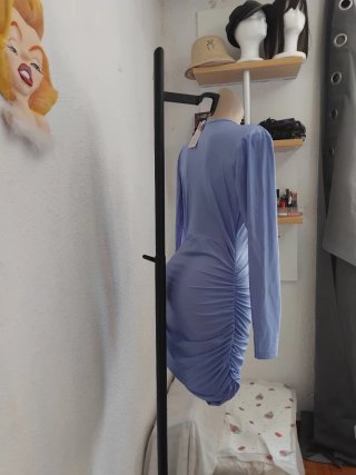 Vestido satinado lila manga larga