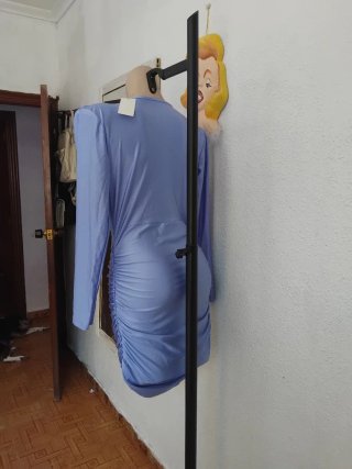 Vestido satinado lila manga larga