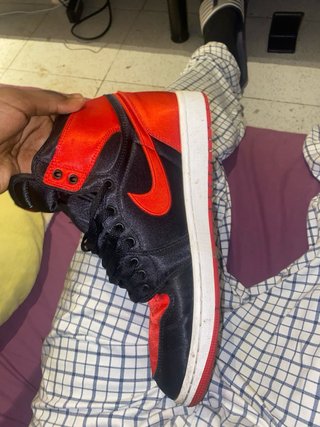 Jordan 1 Negro y Rojo