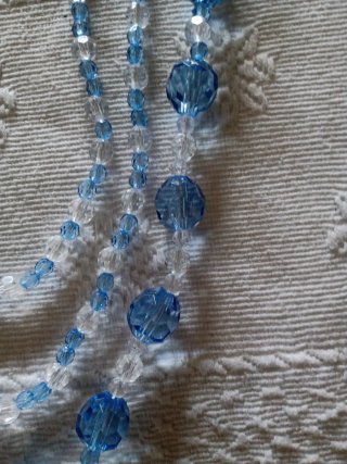 Cinturón/Collar de cuentas azul y blanco transpare