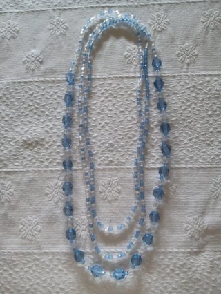 Cinturón/Collar de cuentas azul y blanco transpare